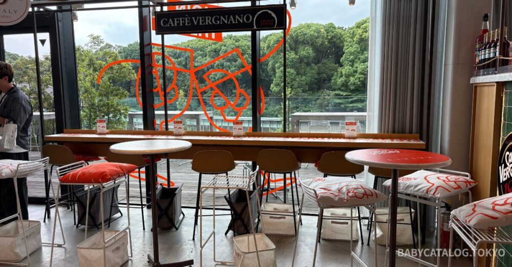 EATALYカフェエリア店内_筆者撮影