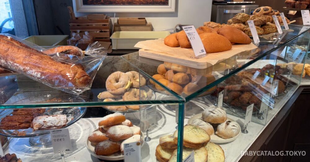 CLOVE CAFE & BAKERYショーケース_筆者撮影