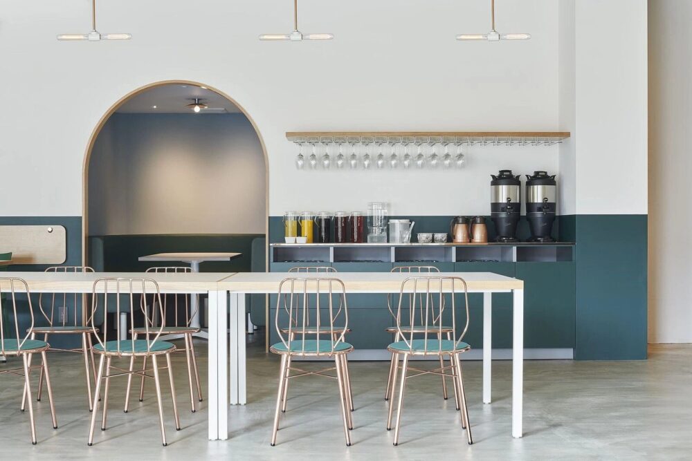 JUNO CAFE JIYUGAOKA 本店店内