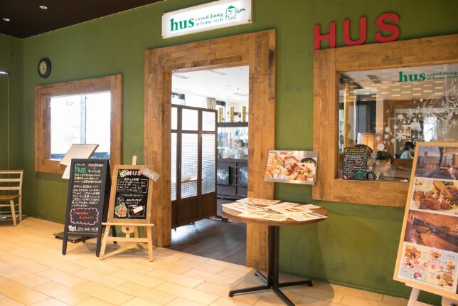 hus（ヒュース）VIORO店
