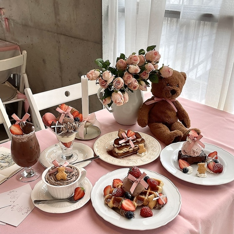 antine Rose